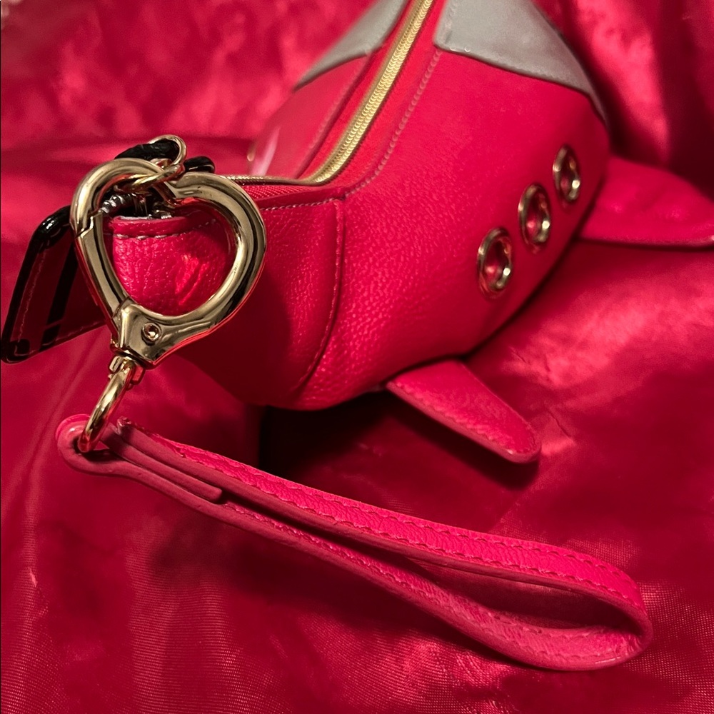 Betsey Johnson Super Rare Runway Airlines Airplane Wristlet - Picture 7 of 10